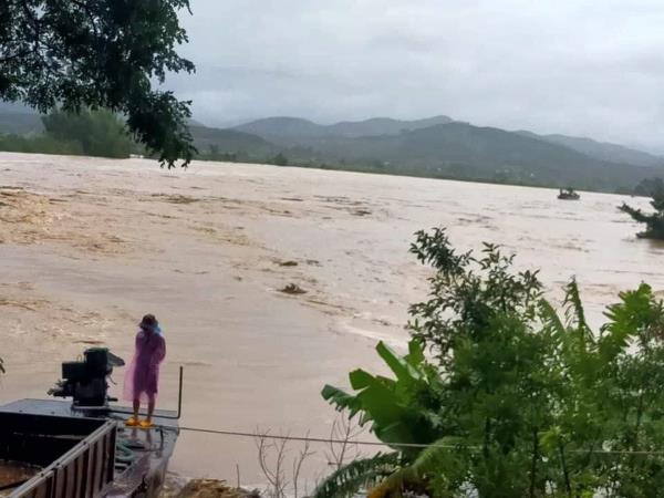 Overflowing Dak Bla river in October 2020