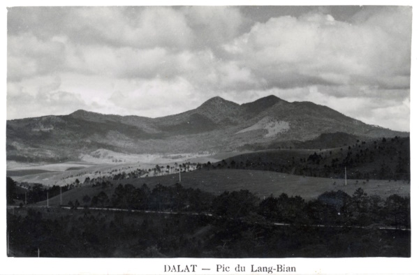 DALAT - Pic du Lang-Bian
--- PAPIER LUMIERE ---
Gravure Braun & Cie. Do