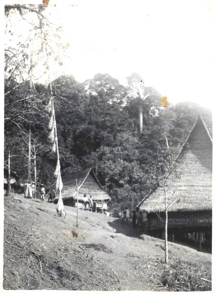 Village Sedang.     G101     (Fonds Guilleminet)