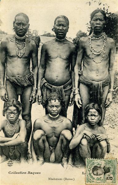 Collection Raquez. - LAOS - Série E, n°8 Nhahoeuns (Bassac)